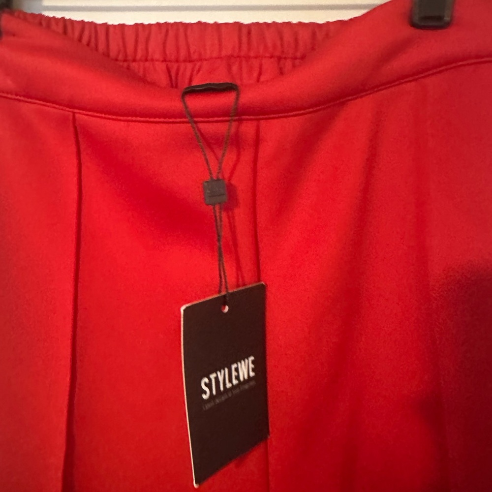 STYLEWE Striking Scarlet Apparel - Picture 5 of 6